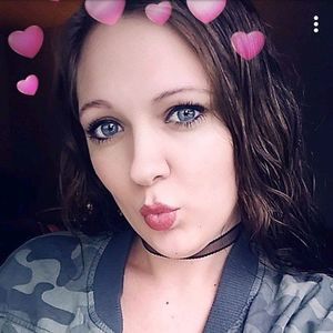 Meet your Posher, Laurisa